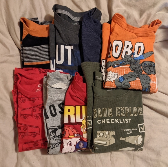 Lot of 8 long sleeve t-shirts boys 5T - Picture 2 of 2
